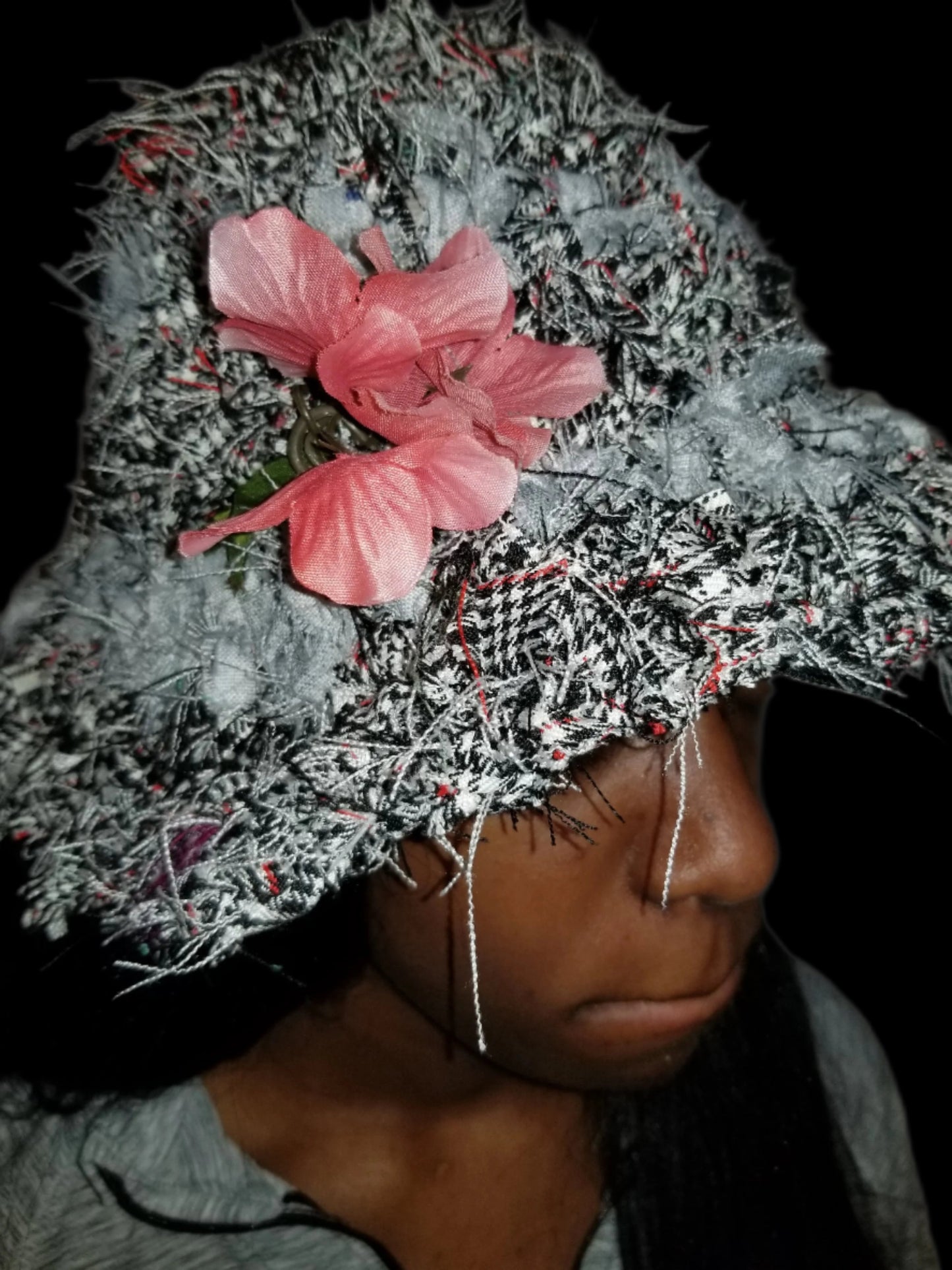 hat....red...black...grey