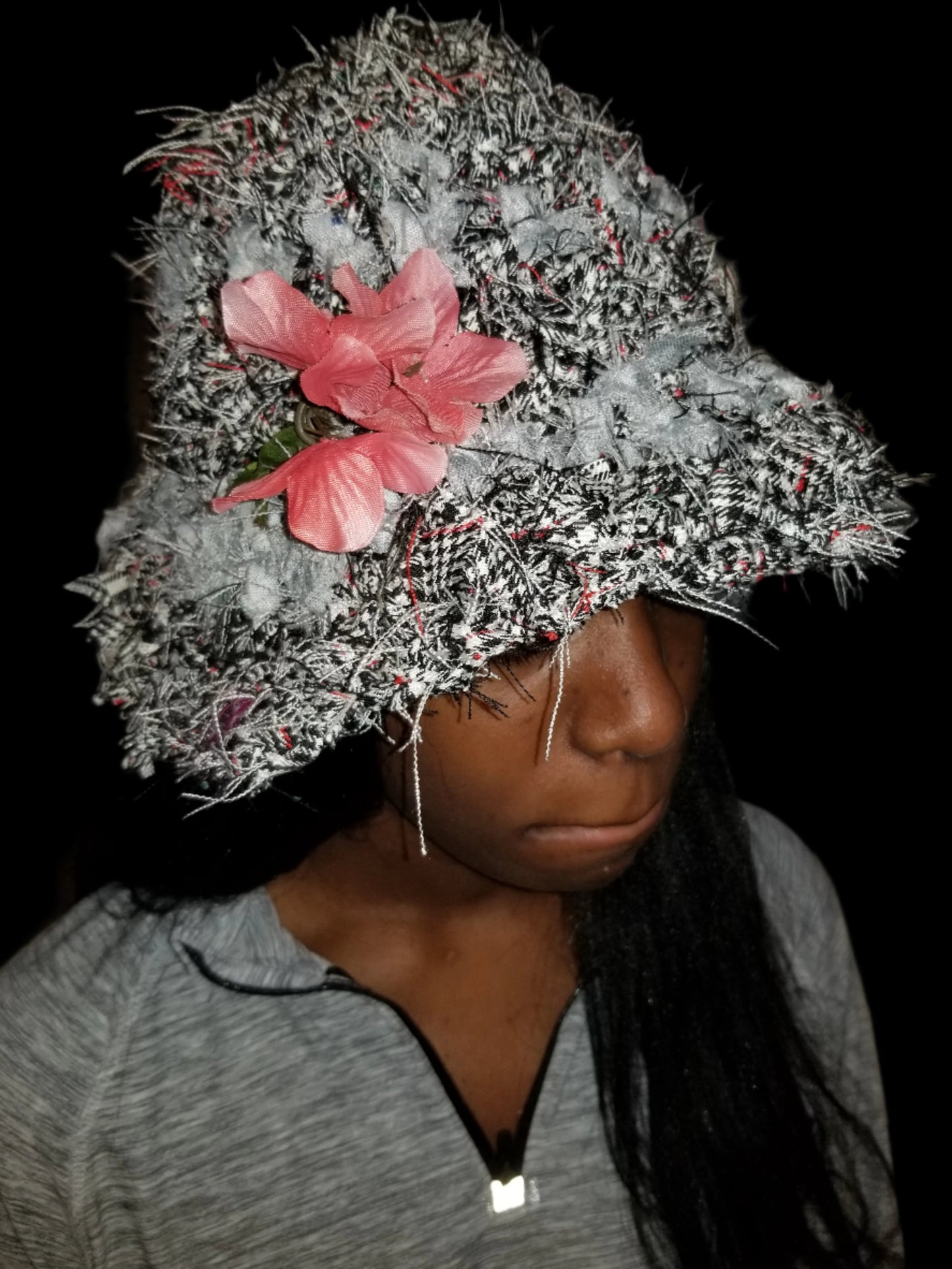 hat....red...black...grey